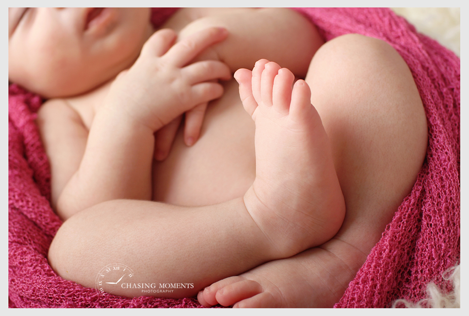 newborn baby photography macro feet