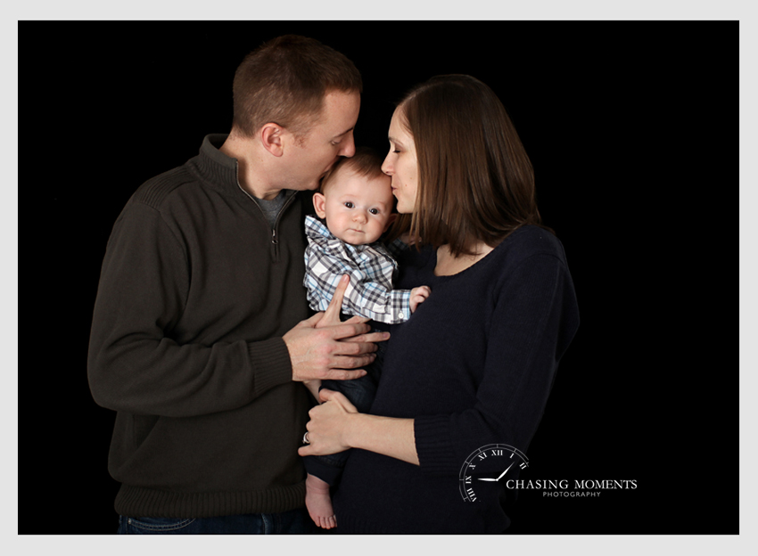 professional baby photos with mom and dad