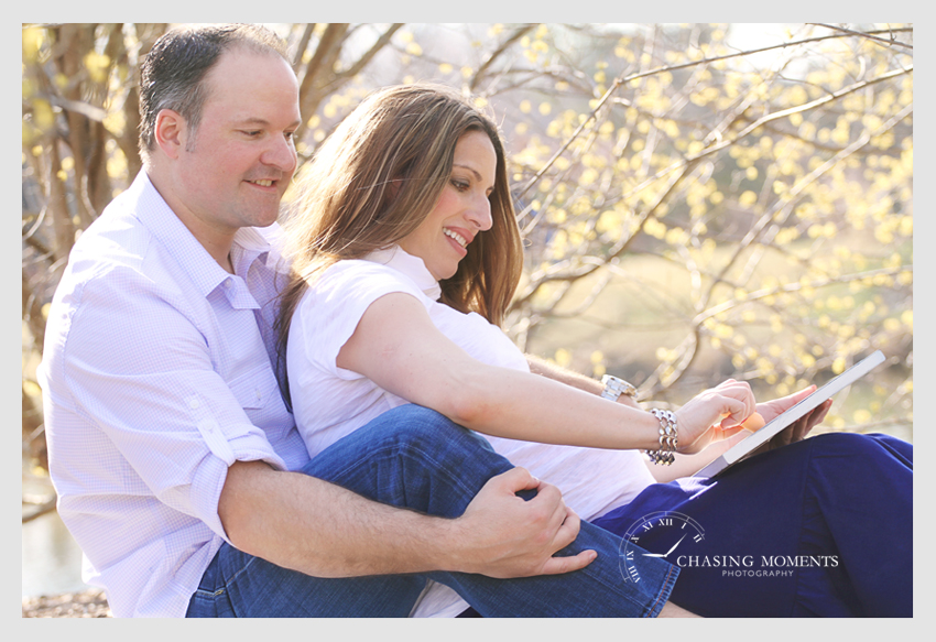 maternity photos writing due date on a frame props